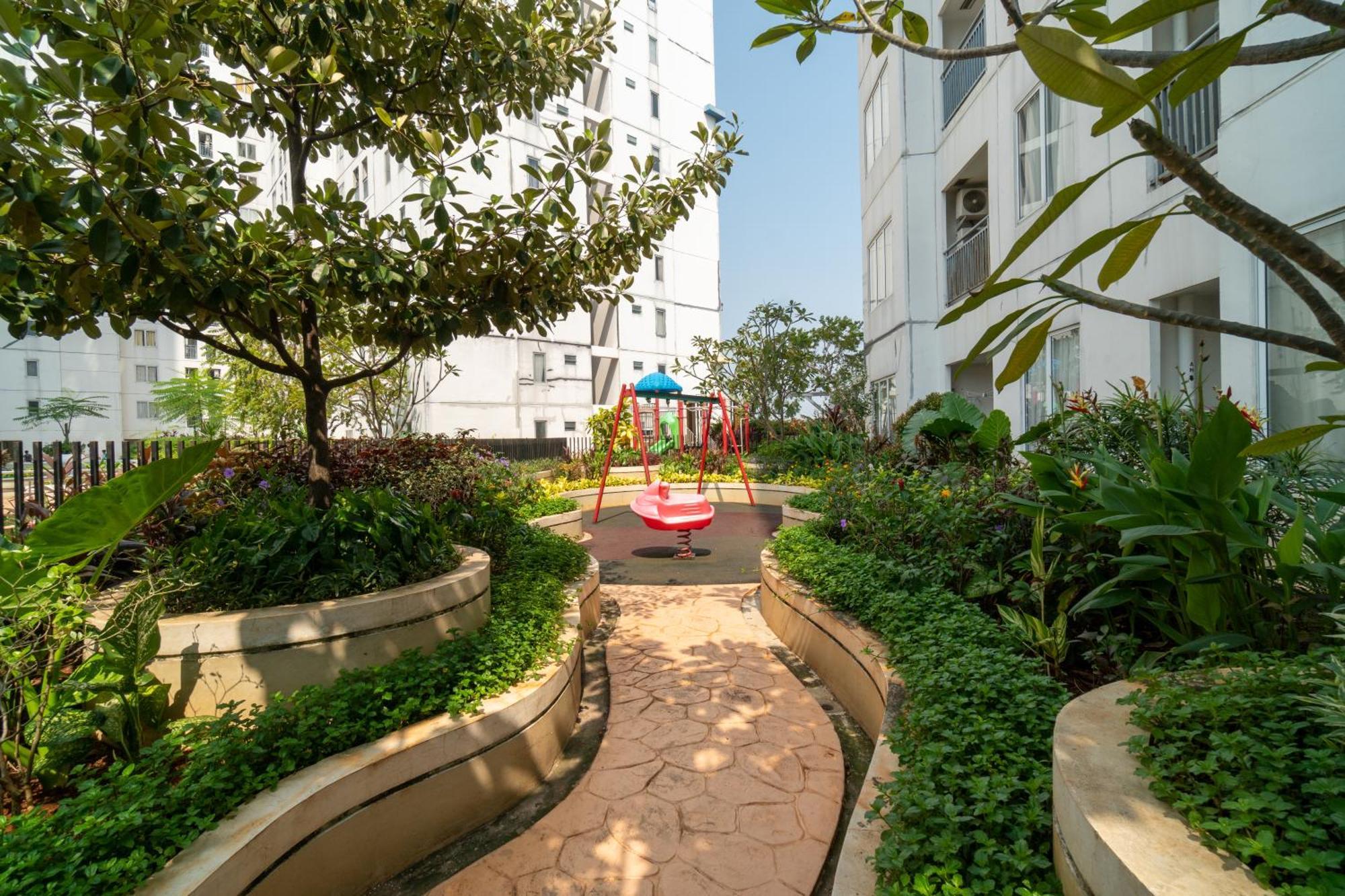 Lovely At Bassura Netflix And Chill Appartement Jakarta